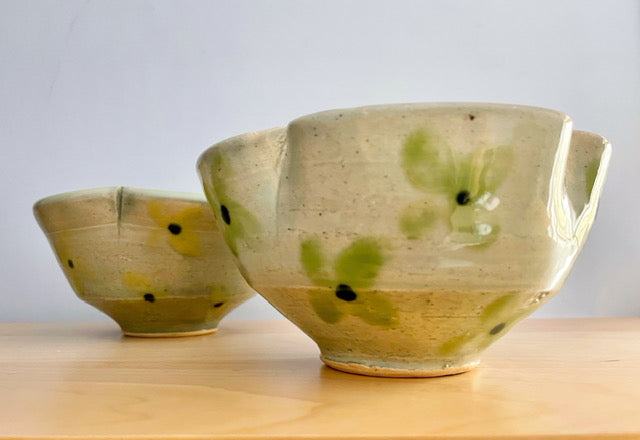 pair of small bowl with flowers