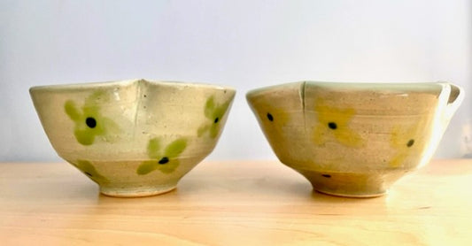 pair of small bowl with flowers